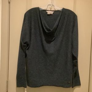 ROYAL ROBBINS pretty, comfortable, stylish & versatile. Adventure Tree 🌲 logo